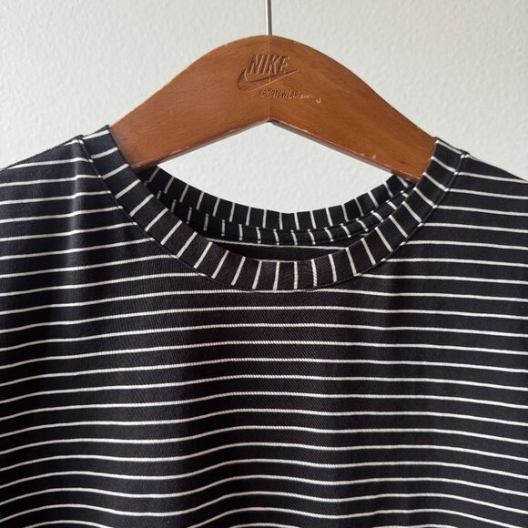 ✨ Lululemon Love Crew T-Shirt – Black/White Stripe – Womens Size 6-8 - Picture 3 of 16